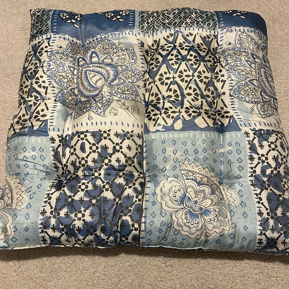 Chair Cushion - Picture 3 of 3